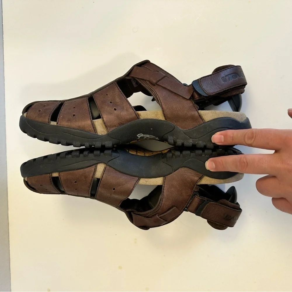 Teva Men's Fisherman Gaine Leather Sandals in Brown Size 12